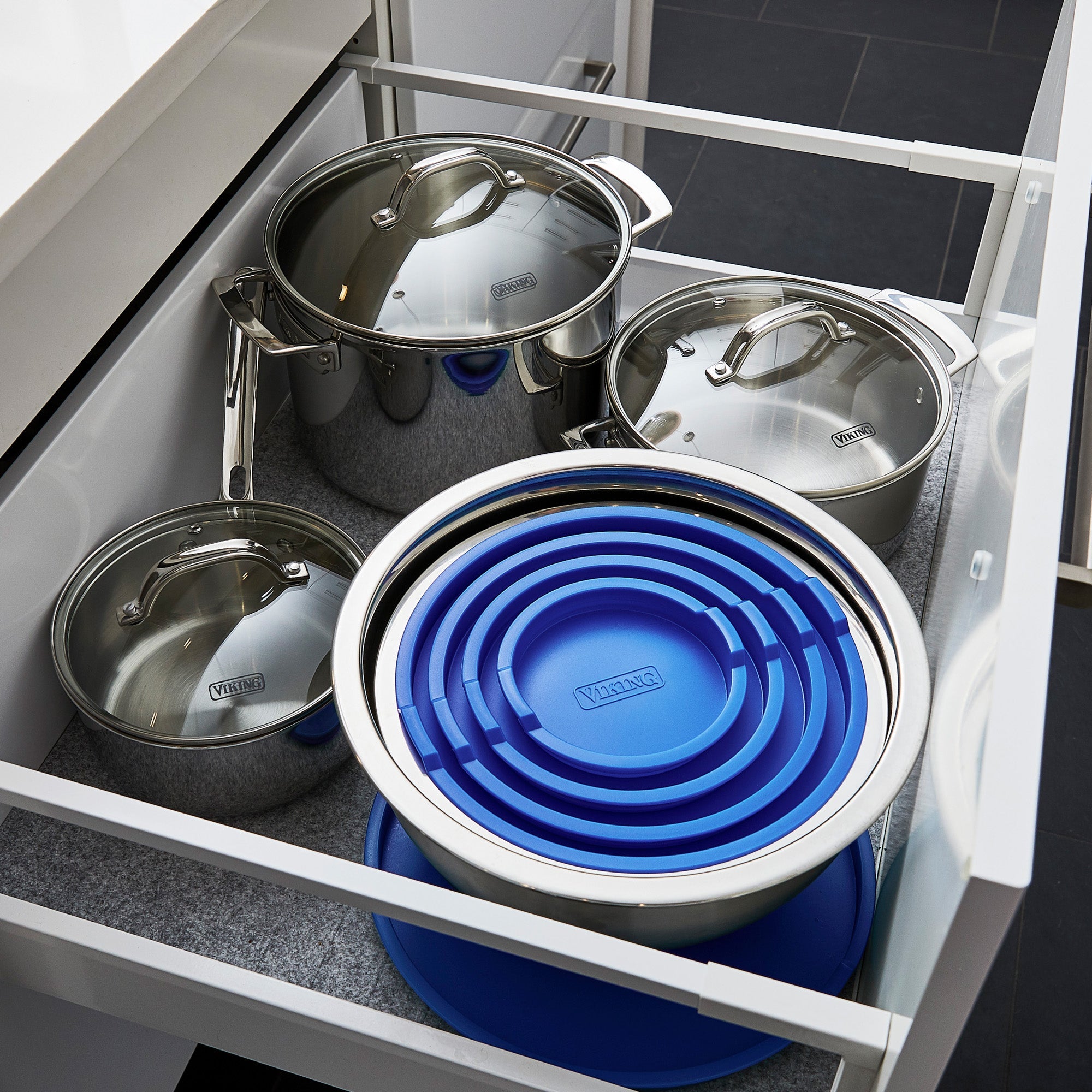 Viking 10-Piece Stainless Steel Mixing Bowl Set with Lids, Blue